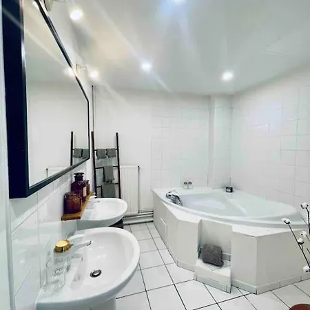 Apartment Le 12 - Hyper Centre, Spacieux, Industriel-