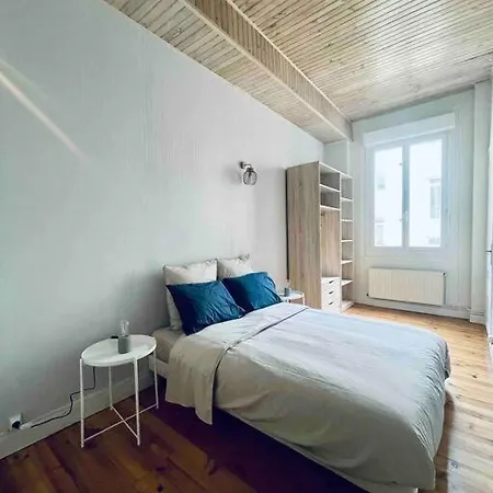 Le 12 - Hyper Centre, Spacieux, Industriel- Apartment *